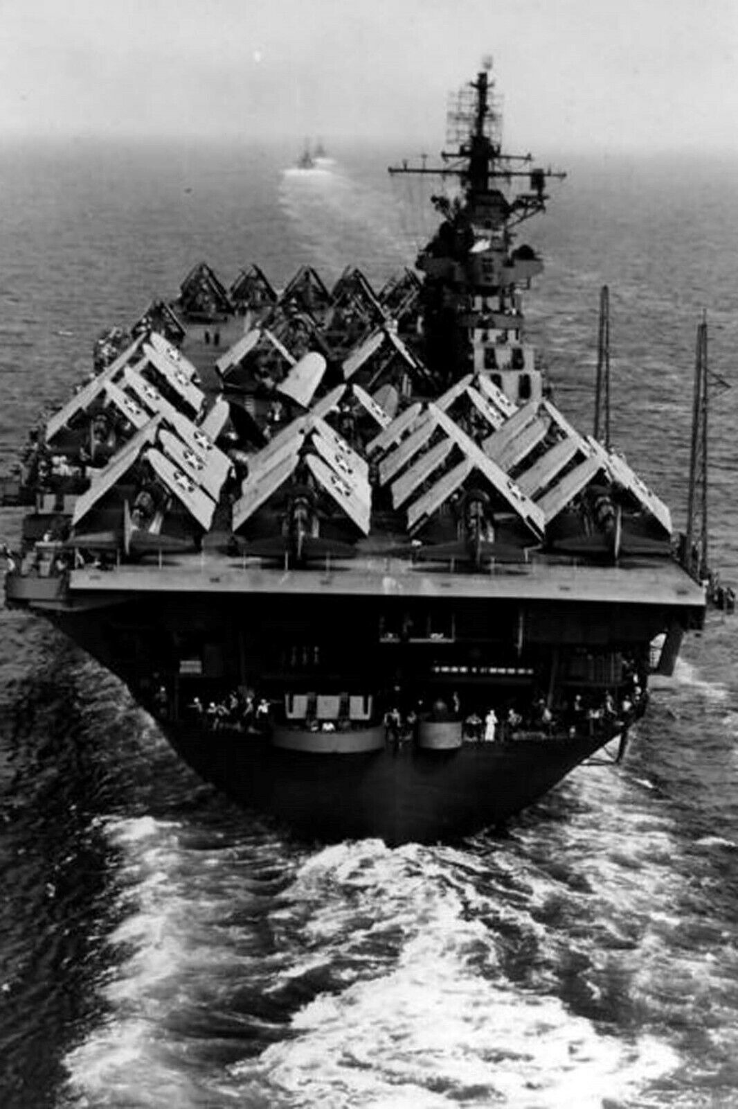 The Essex class aircraft carrier USS Bunker Hill WW2 Photo Glossy 4*6 in S029