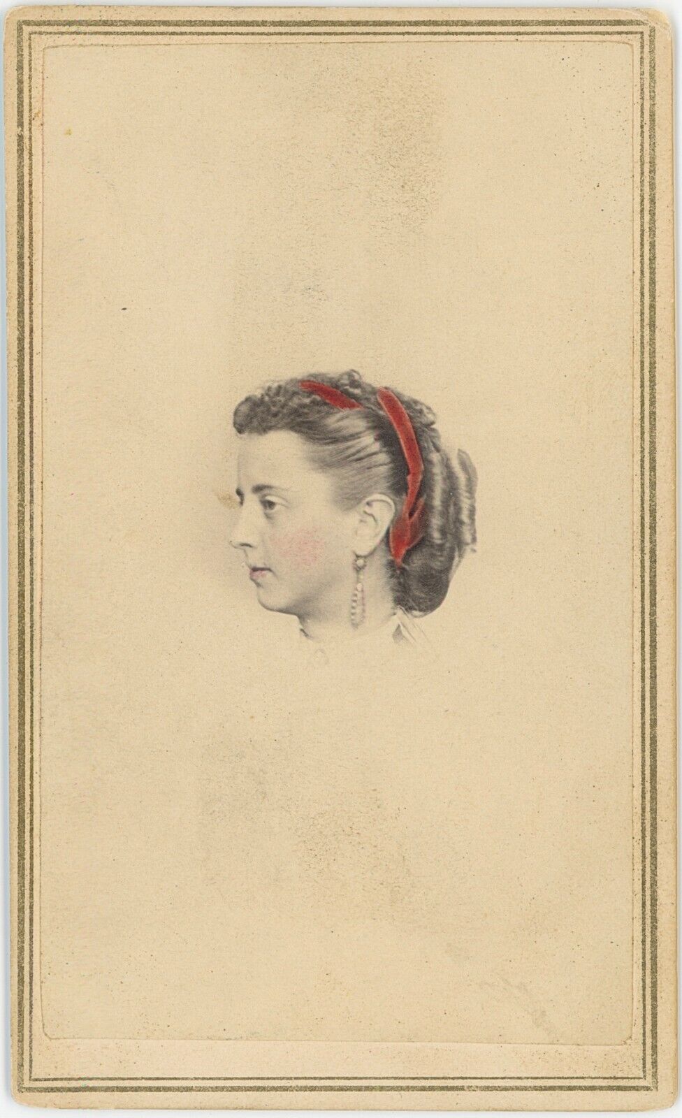Profile View Pretty Lady Hartford, Connecticut 1860s CDV Carte de Visite V830