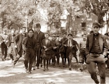 1910 Mill Employees, Winooski, Vermont Vintage Photograph 8.5