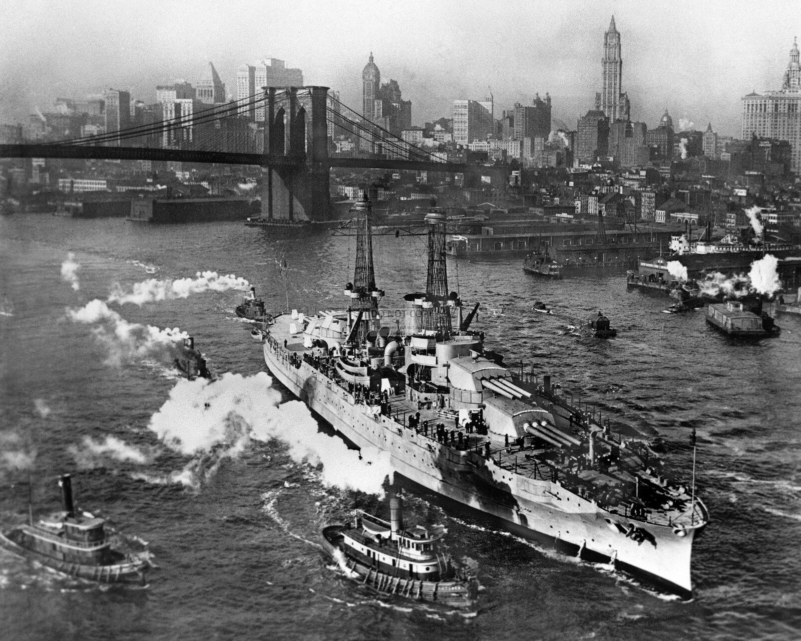 USS ARIZONA ON THE EAST RIVER IN NEW YORK CITY IN 1916 - 8X10 PHOTO (DA-495)