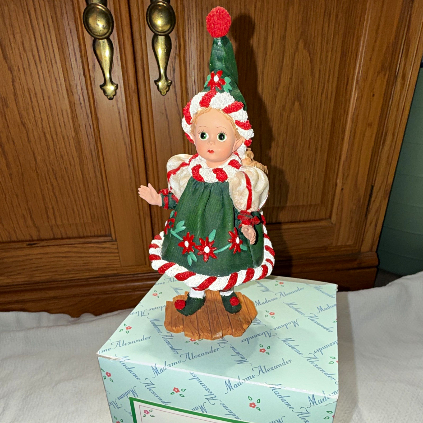 Vintage 1998 Madame Alexander Santa\'s Little Helper Figurine 90160 NIB COA Ed Vintage 1998 Madame Alexander Santa\'s Little Helper Figurine 90160 NIB COA Ed
