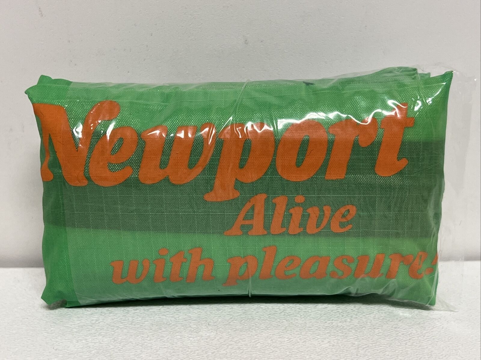 VTG Newport Cigarette Alive With Pleasure Duffle Bag Green Brand New Promo