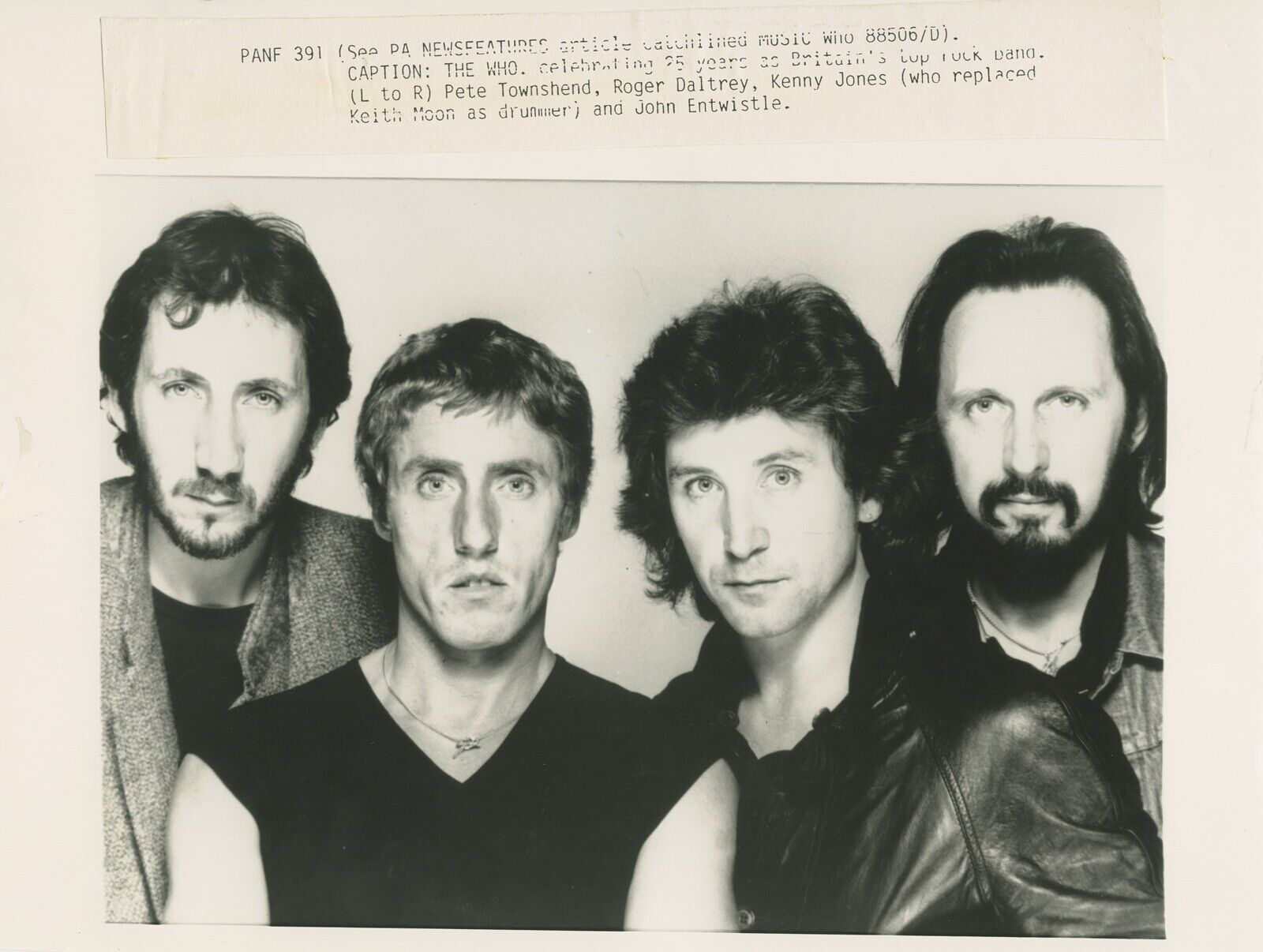 THE WHO Music Band Pete Townshend Roger Daltrey Singer A0487 A04 Original  Photo