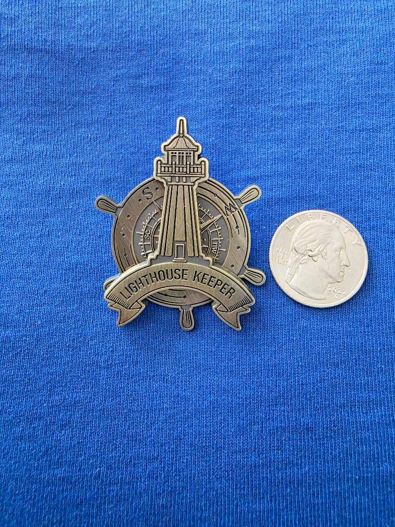 DLP LIGHTHOUSE KEEPER NEWPORT BAY CLUB PARIS DLRP DISNEY PIN