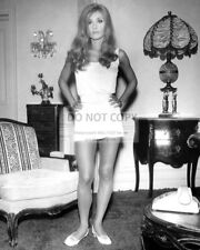 ACTRESS SHARON TATE - 8X10 PUBLICITY PHOTO (AB-068) picture