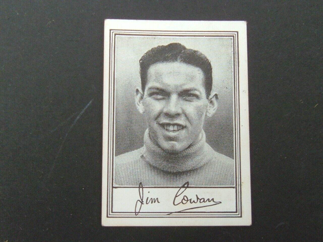 Barratt Famous Footballers Series A.1 (1953)  - # 31  Jim Cowan - Sunderland