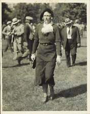 1932 Press Photo Mrs. J. Averill Clark, at Belmont Park, Long Island, New York picture