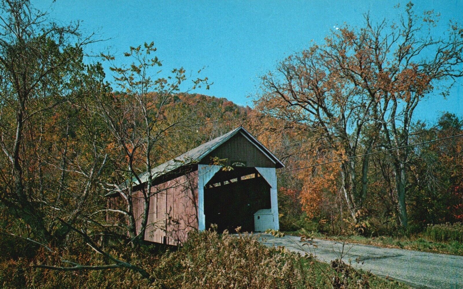 near Shelburne Falls, MA, Smith Covered Bridge, Chrome Vintage Postcard e5944