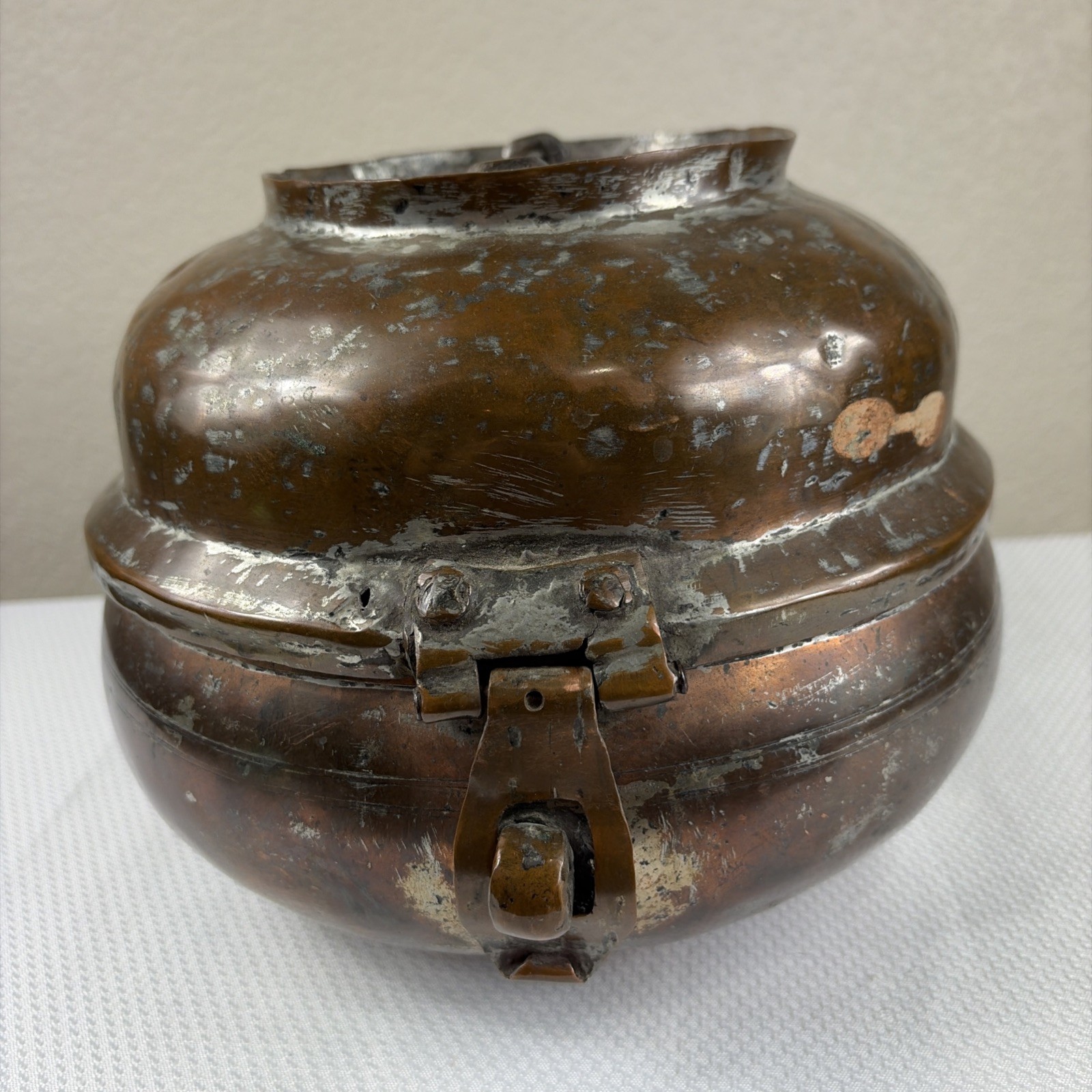 1900\'s Vtg. Rare Copper Hand Carved Chapati / Indian / Middle East Hinged Box 1900\'s Vtg. Rare Copper Hand Carved Chapati / Indian / Middle East Hinged Box