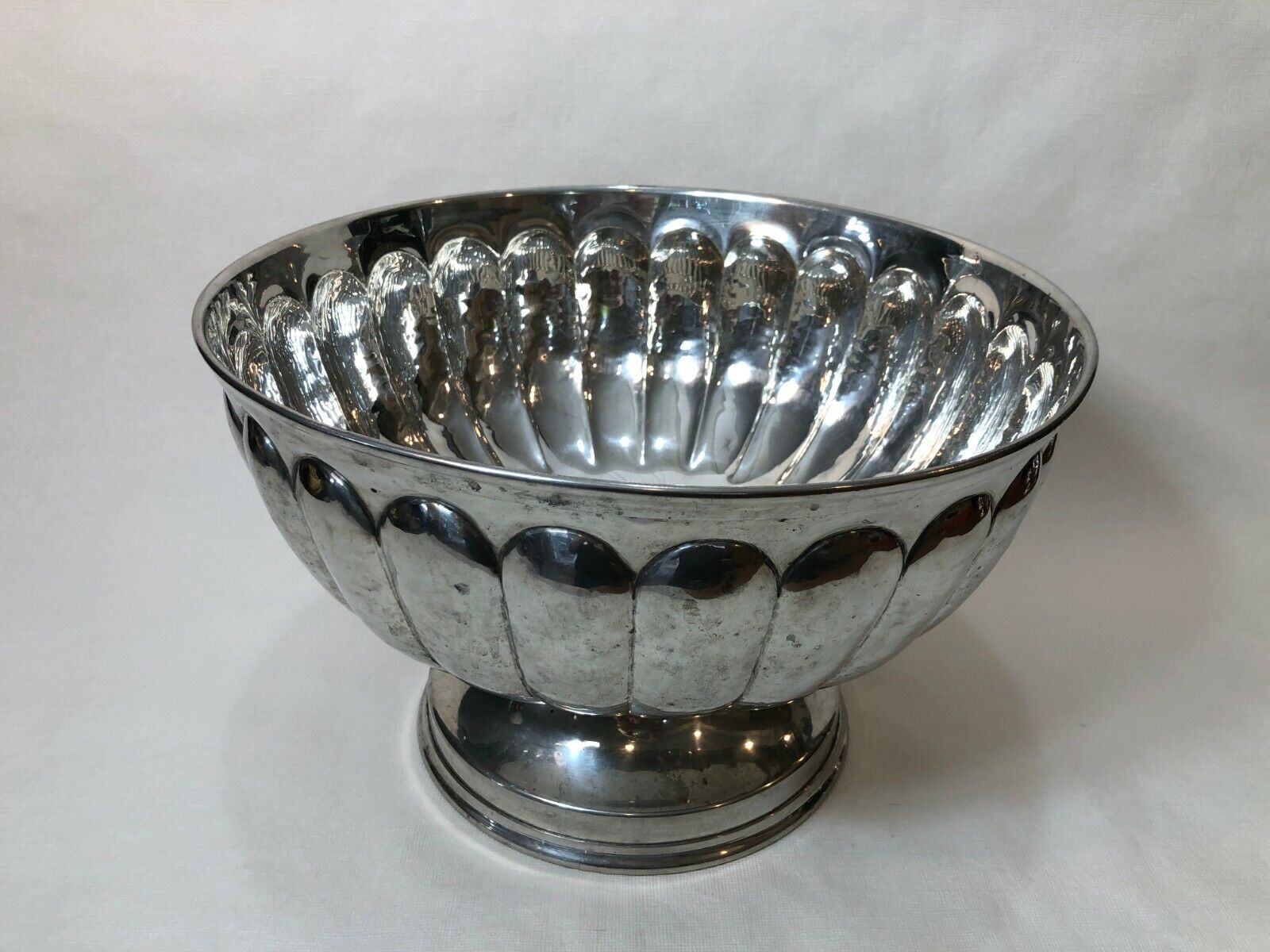 Large Old Newbury Crafters Pewter Punch Bowl, 13 3/4\