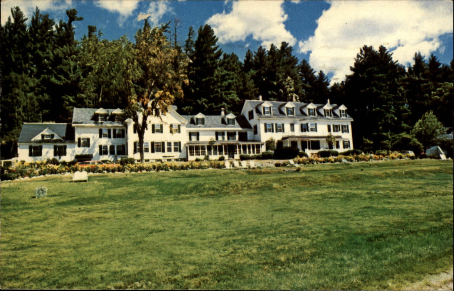 Philbrook Farm Inn Cottages Shelburne New Hampshire vintage postcard q852