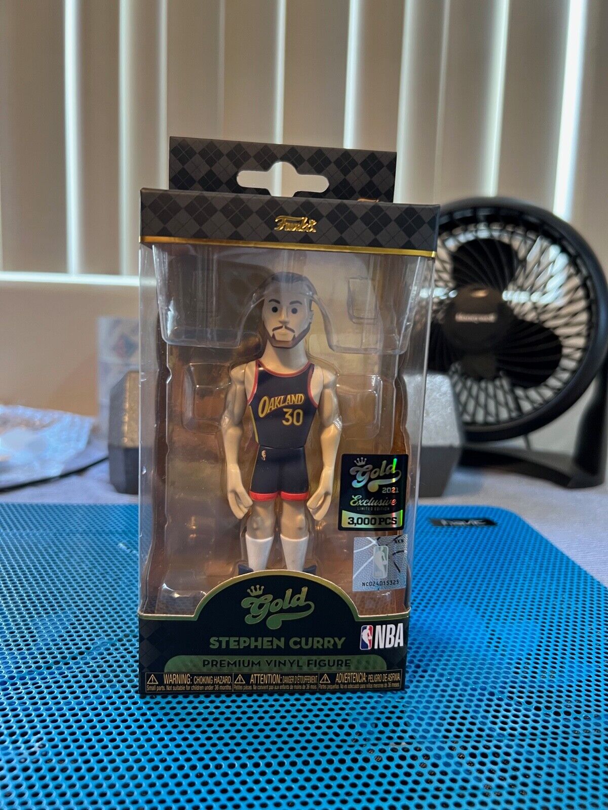 ONLY 3,000 PIECES EXCLUSIVE HOLLYWOOD 5-Inch Stephen Steph Curry Funko Gold NBA