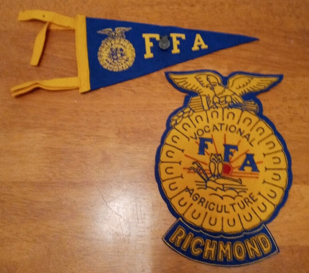 VINTAGE Felt Future Farmers of America FFA Small Pennant Richmond Patch and Pin