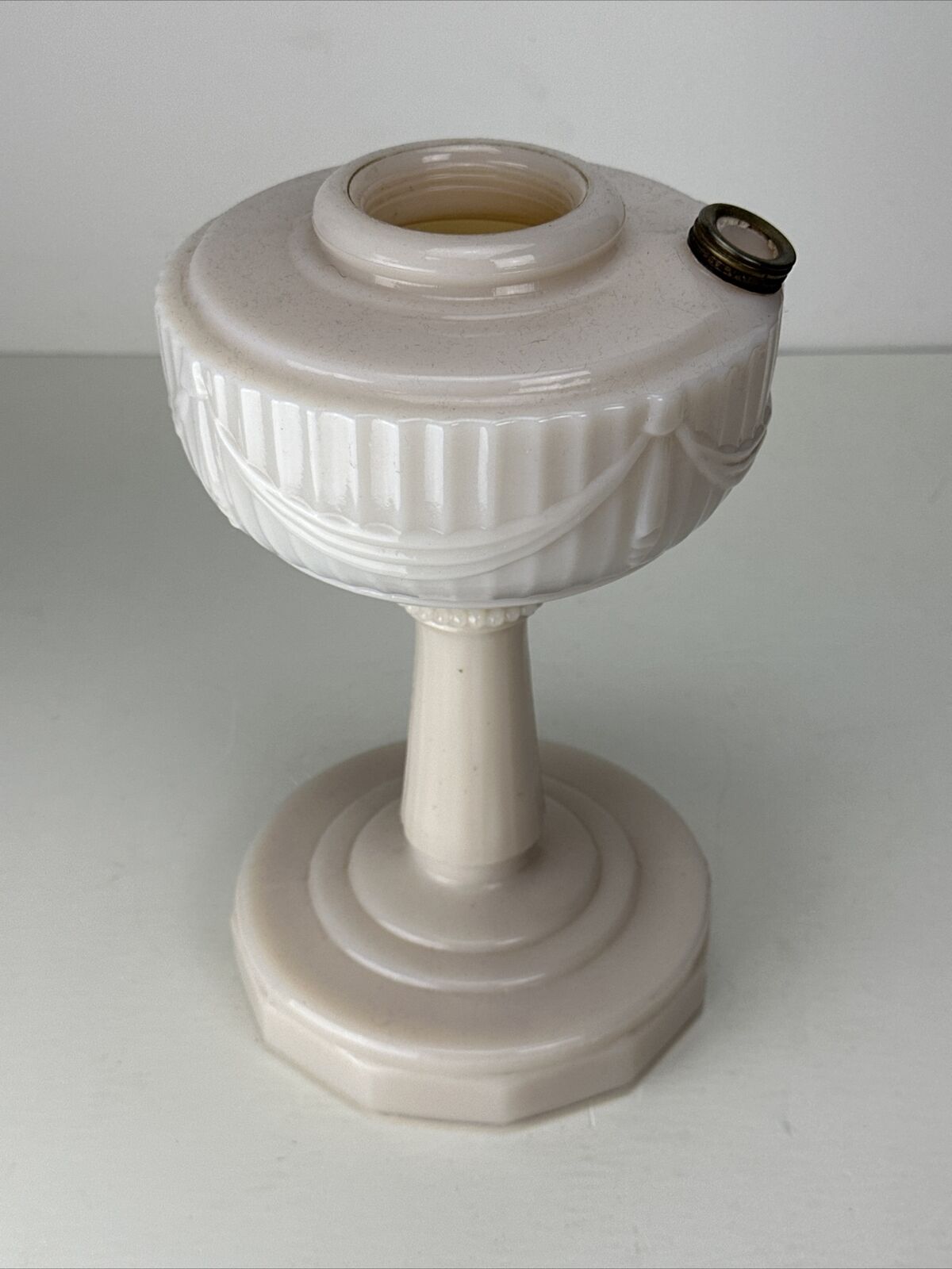 Antique Vintage Glass Aladdin Kerosene Oil Lamp Alacite Tall Lincoln Drape (3)