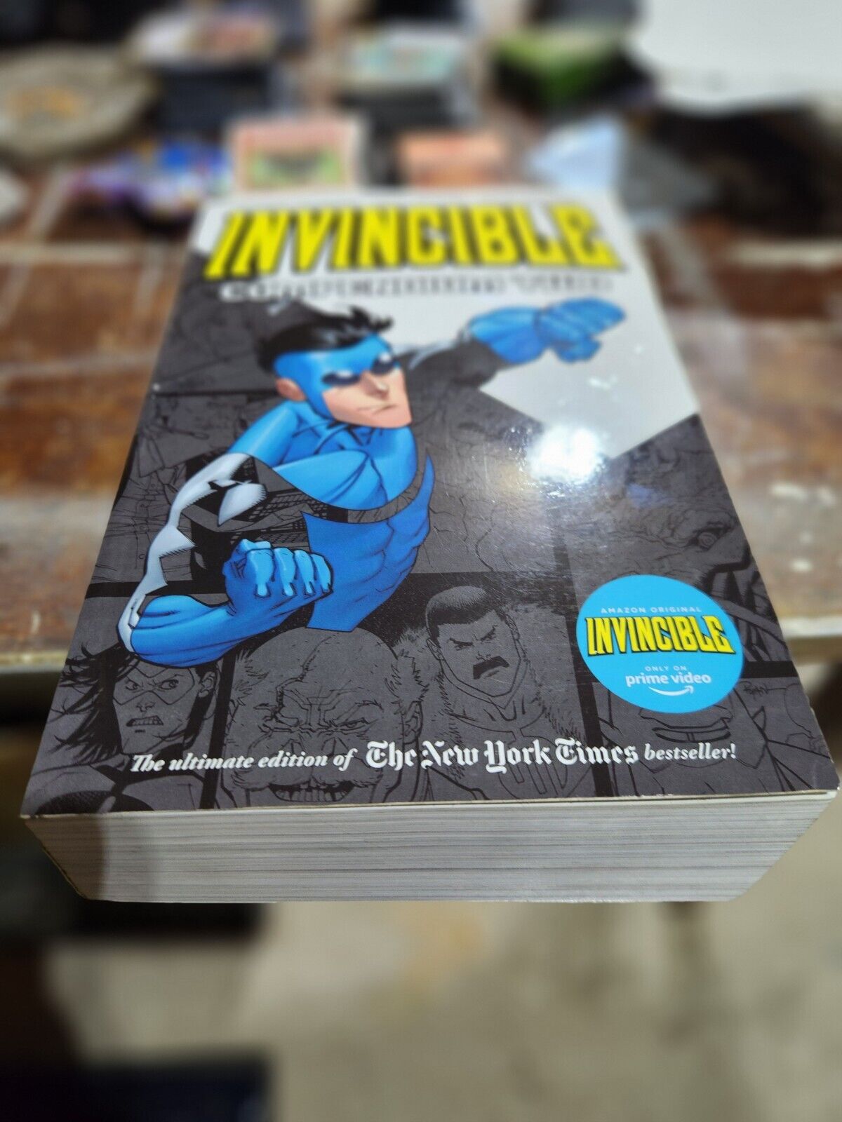 Invincible Compendium Volume 2, Paperback by Robert Kirkman 