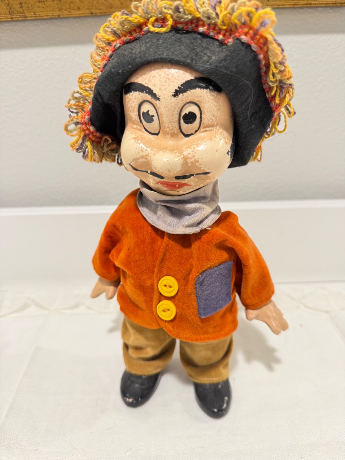 vintage disney knickerbocker ferdinand the bull, man with funny hat, rare vintage disney knickerbocker ferdinand the bull, man with funny hat, rare