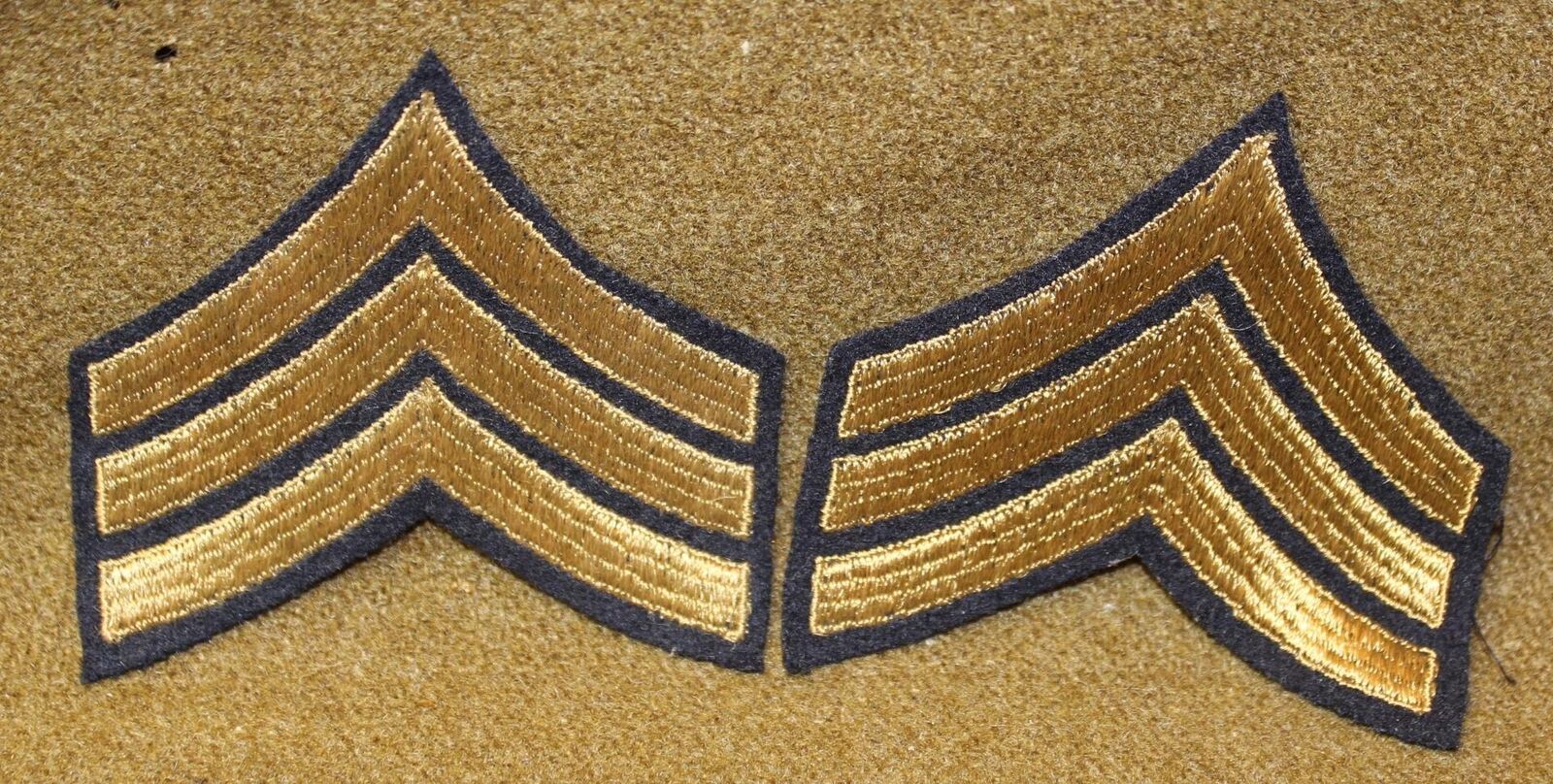 WW II US ARMY SARGEANT FELT GOLD EMBROIDERED RANK CHEVRON PATCH