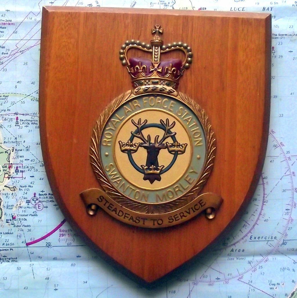 Old RAF Royal Air Force  quadron / Station Crest Shield Plaque SWANTON MORLEY