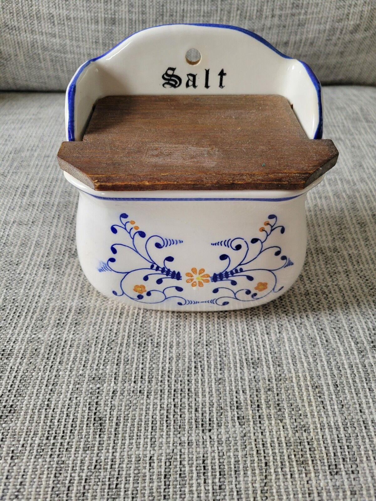 Vintage Salt Box Heritage By Royal Sealy
