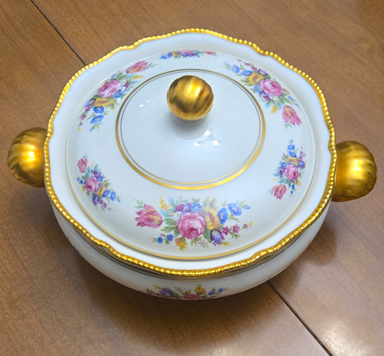 Castleton China Rose Oval Soup Tureen w/ Lid White Gold Trim Ceramic Castleton China Rose Oval Soup Tureen w/ Lid White Gold Trim Ceramic