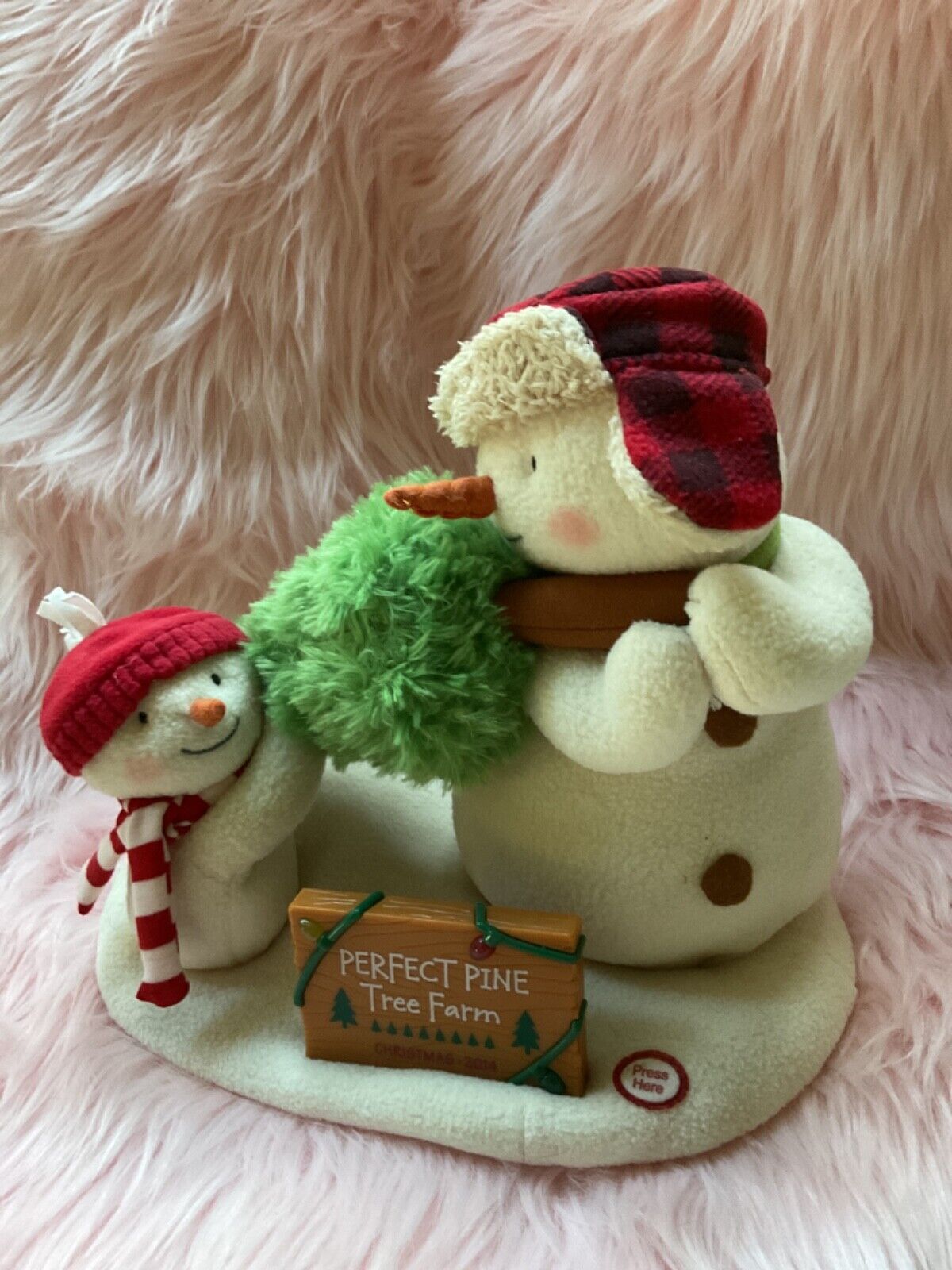 2014 Hallmark Jingle Pals Perfect Pine Tree Farm Singing Snowman 