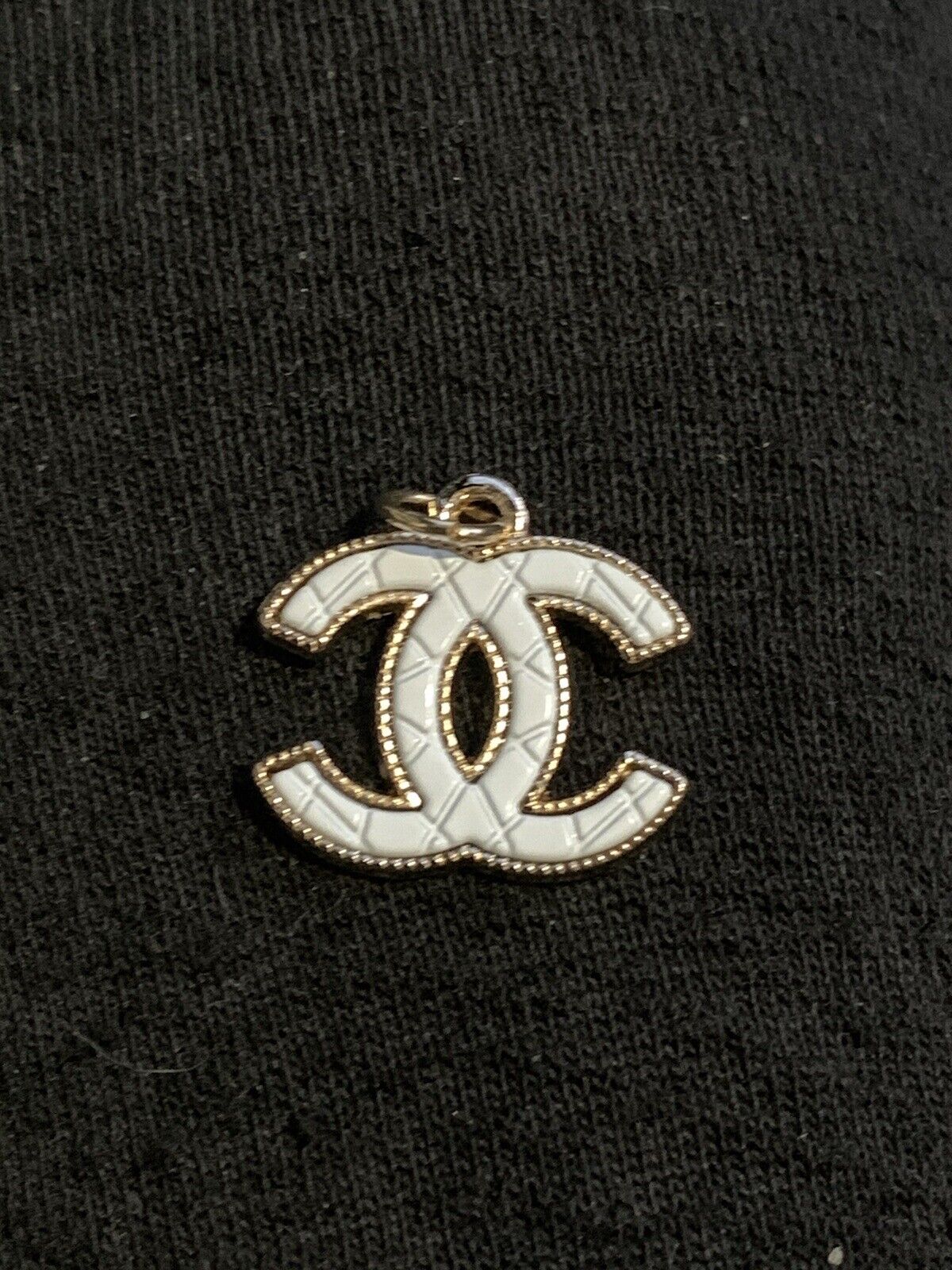 Chanel Gold/white Zipper Pull