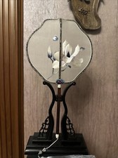 Chinese handicraft Suzhou - embroidered fans picture
