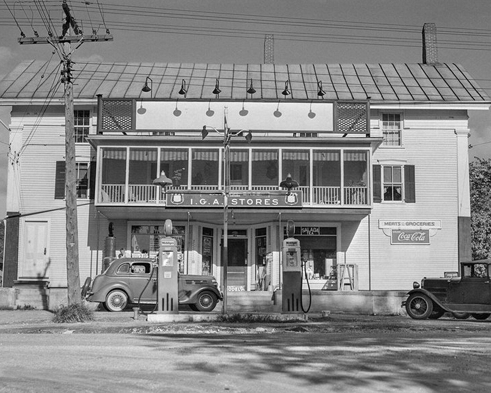 1941 GENERAL IGA STORE & GAS STATION Hinesburg Vermont PHOTO  (205-W)