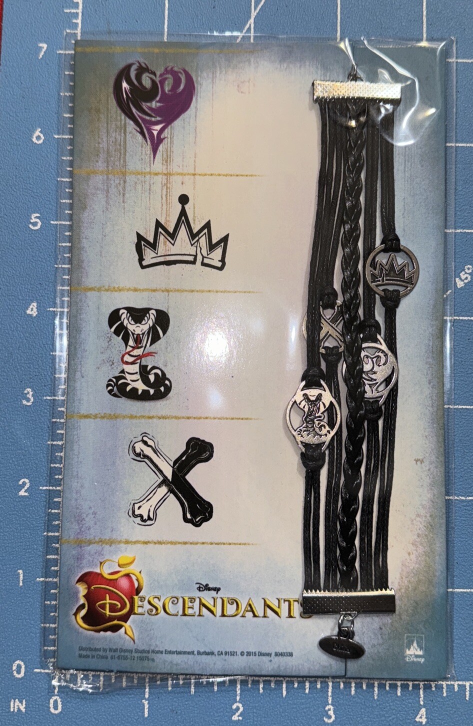 Disney Descendants Isle of the Lost Charm Infiniti Bracelet New In Package Disney Descendants Isle of the Lost Charm Infiniti Bracelet New In Package