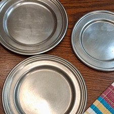 Pewters vintage Set of 4 Round Pewter Plates. Woodbury Pewter. picture