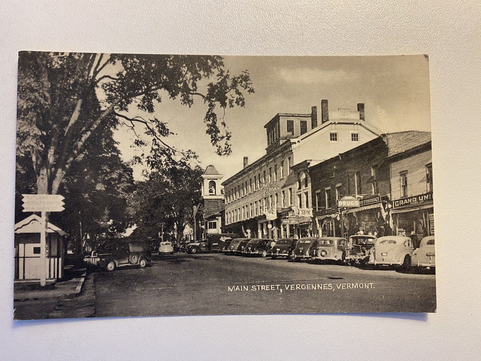 Vergennes, VERMONT MAIN STREET  View Vintage Postcard