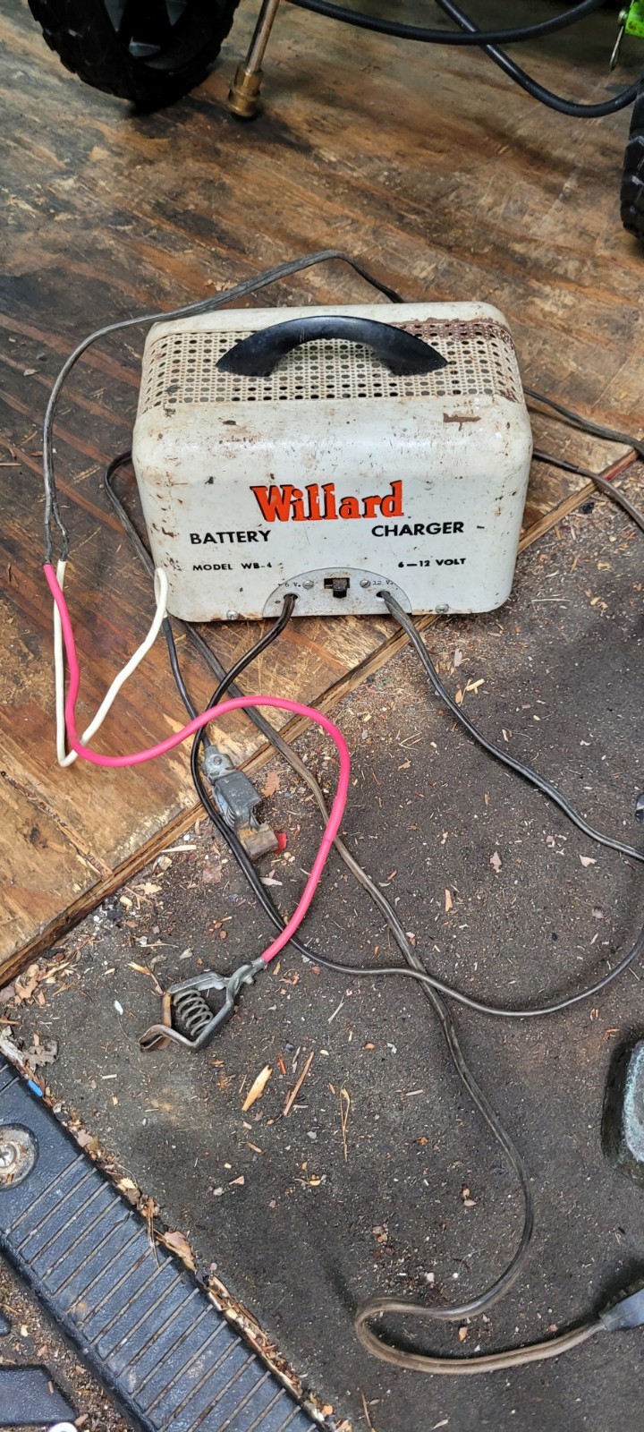 Vintage Willard Battery Charger WB-4 Willard Battery Co. Cleveland OH 40\'s Works
