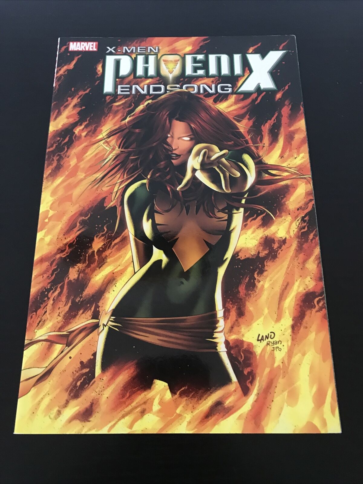 marvel  x-men : phoenix endsong   softcover Great Condition