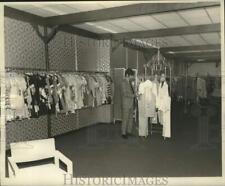 1970 Press Photo Manager Larry Rabin Views Junior Clothing, The Orleans Shop picture