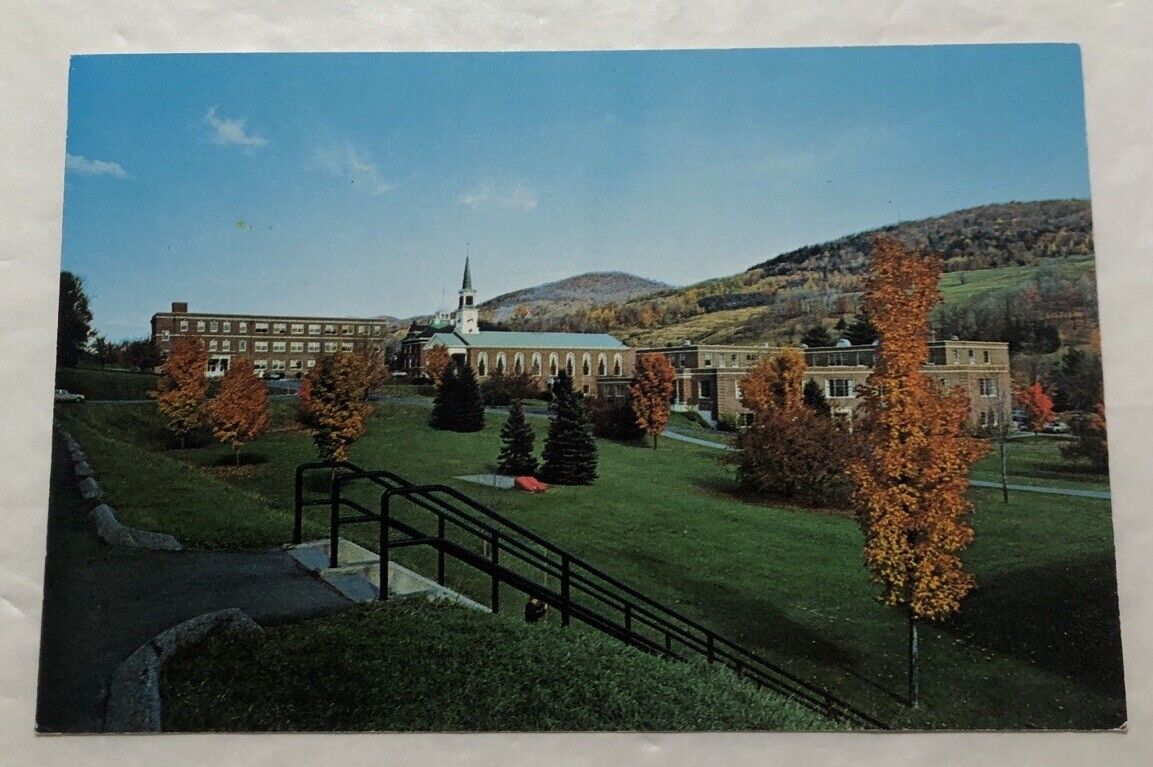 Webb Hall, White Chapel & Harmon Hall Norwich University, Vermont. Postcard (C2)