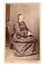 LONDONDERRY N. IRELAND 1870s Woman Taffeta Dress Holding Papers CDV J. GLASS picture