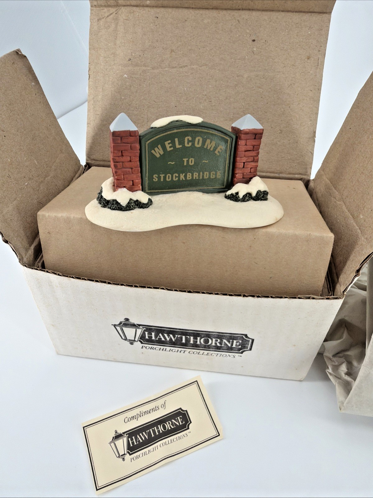 Vintage Hawthorne Porchlight Collection “Welcome To Stockbridge” Sign #79840 Box Vintage Hawthorne Porchlight Collection “Welcome To Stockbridge” Sign #79840 Box