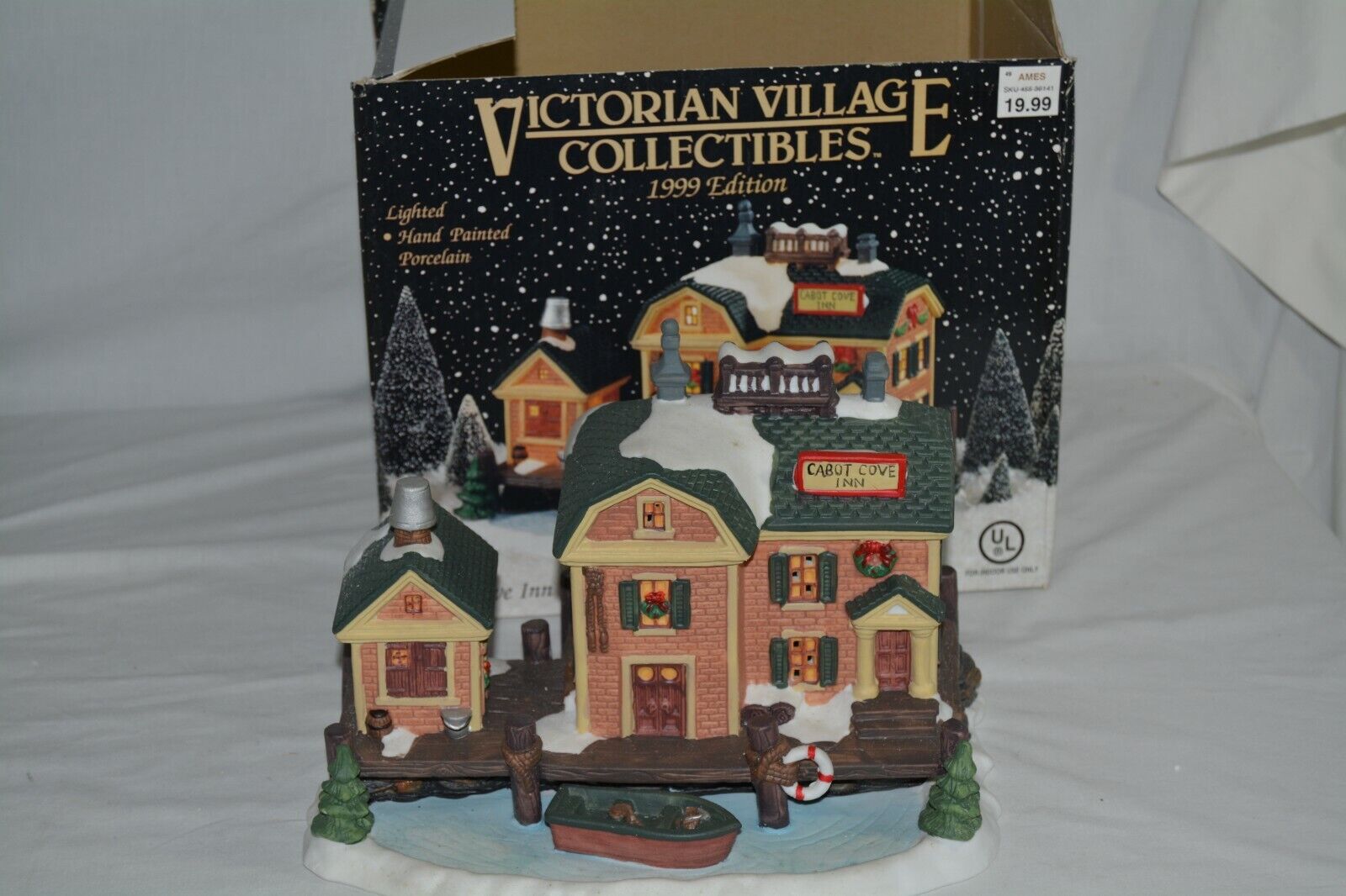 Vintage Victorian Village Collectible 1999 Edition Christmas Cabot Cove Inn