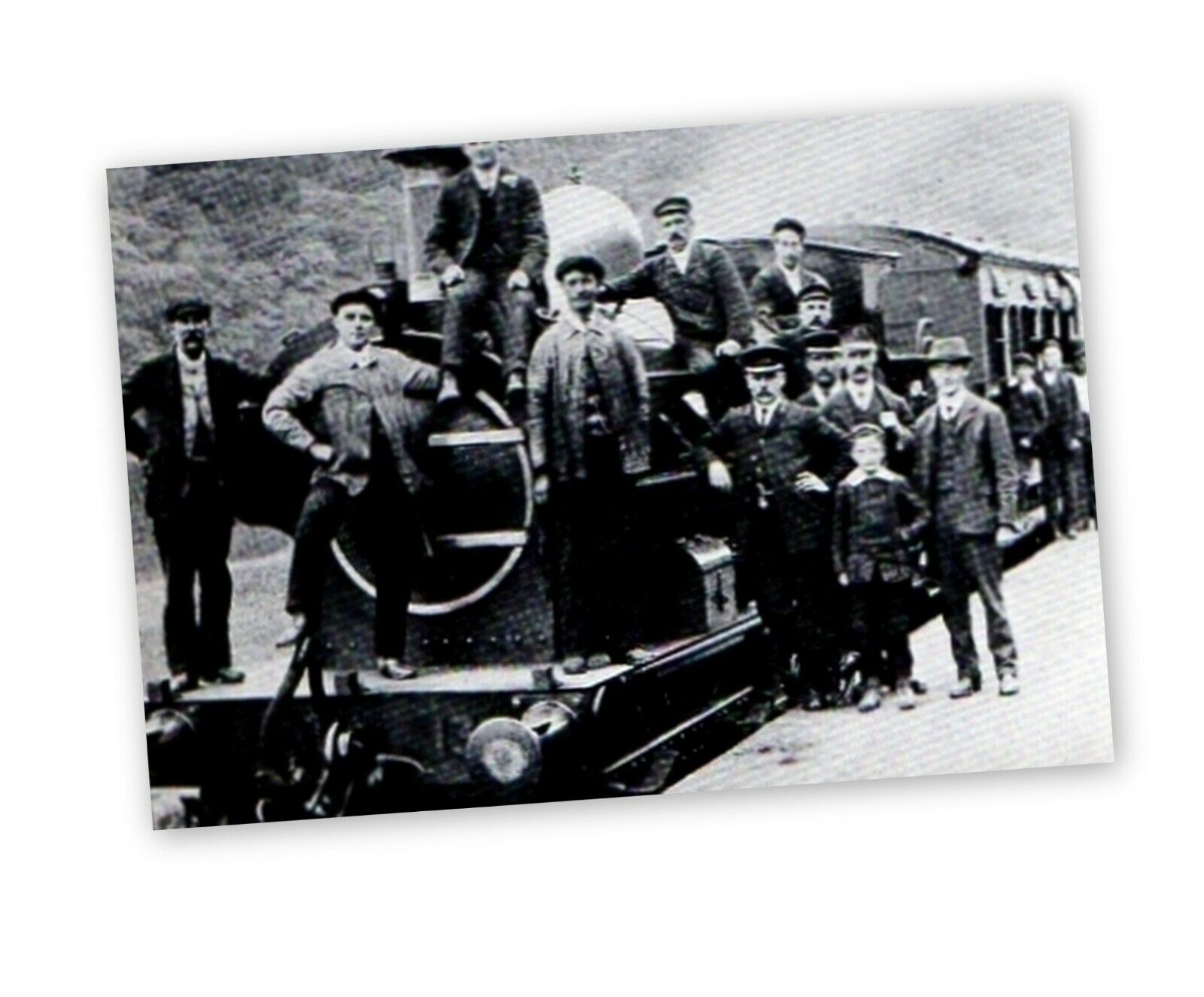 SMALL VINTAGE MOUNTED RAILWAY PRINT STATION STAFF AT LOOE STATION CORNWALL 1890s
