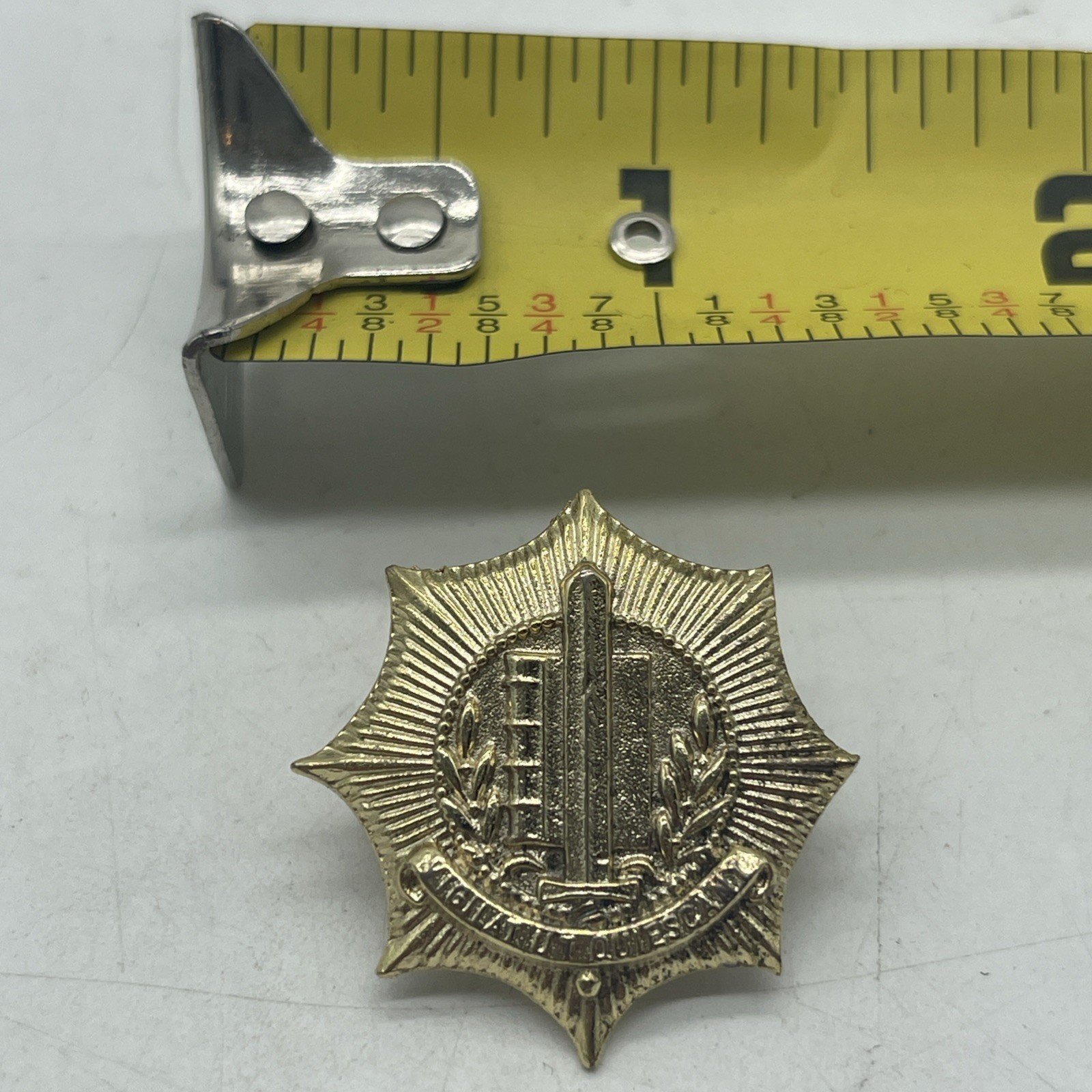 Vintage Dutch Holland Police Cap Badge Pin Gold Tone VIGILAT UT QUIESCANT Vintage Dutch Holland Police Cap Badge Pin Gold Tone VIGILAT UT QUIESCANT