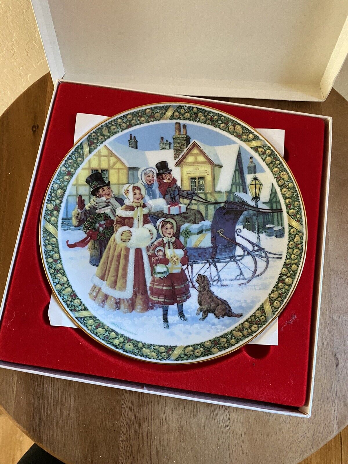 Royal Windsor “Here We Come A Caroling” Collectors Plate