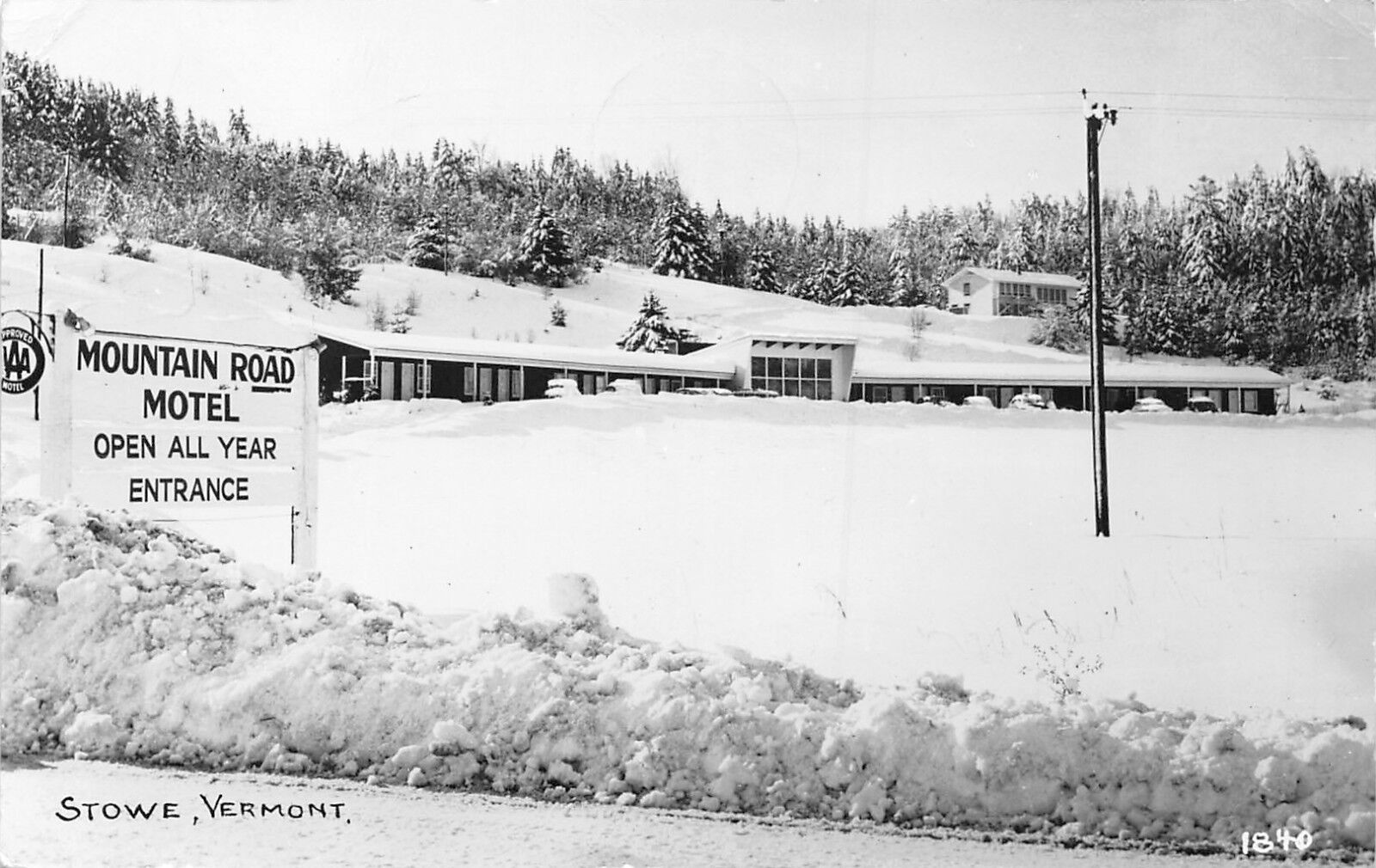 Stowe Vermont~Mountain Road Motel~Open All Year~Cars Covered Deep Snow~1956 RPPC