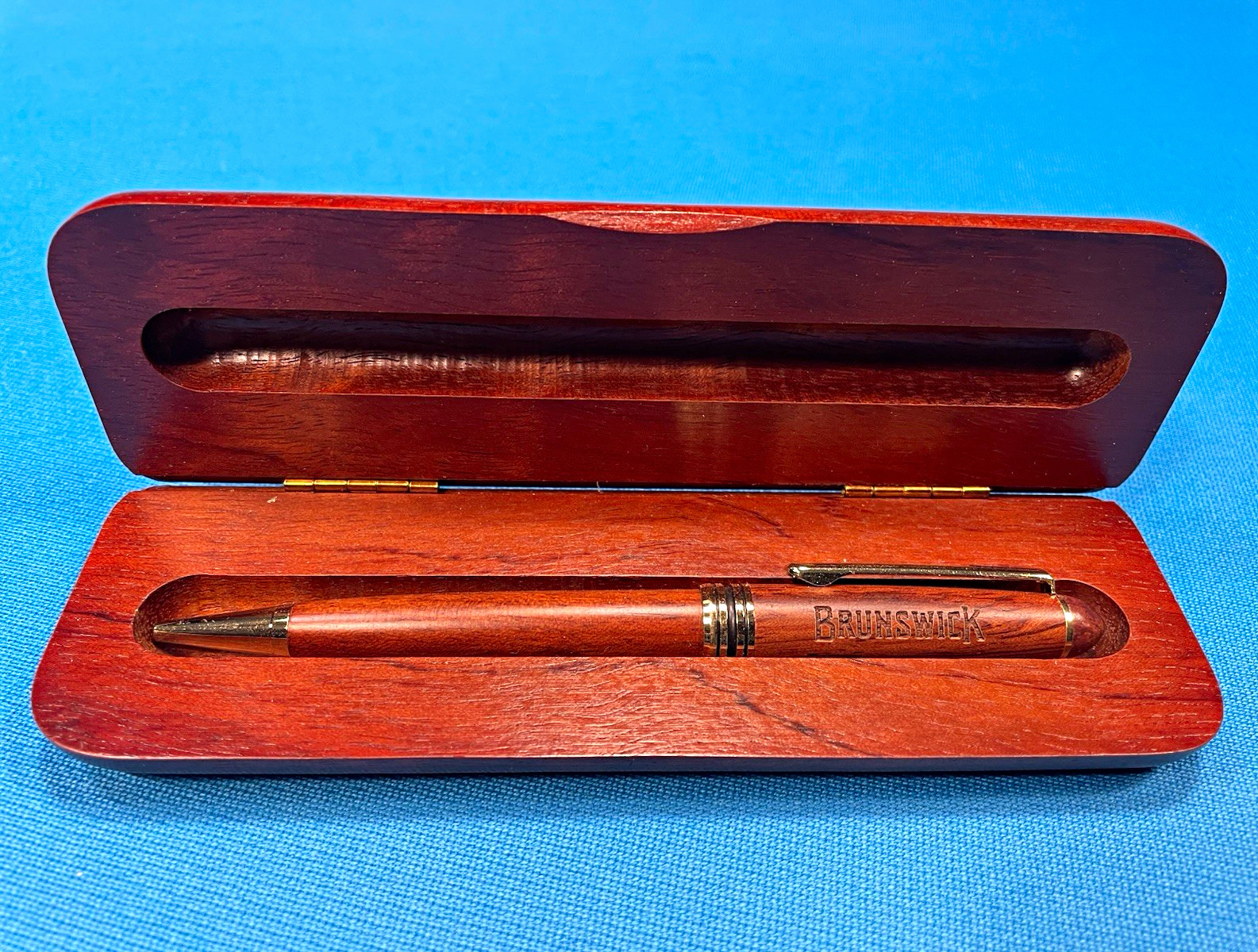 Brunswick Billiards Wooden Ballpoint Pen & Wooden Presentation Case Gift Set Brunswick Billiards Wooden Ballpoint Pen & Wooden Presentation Case Gift Set