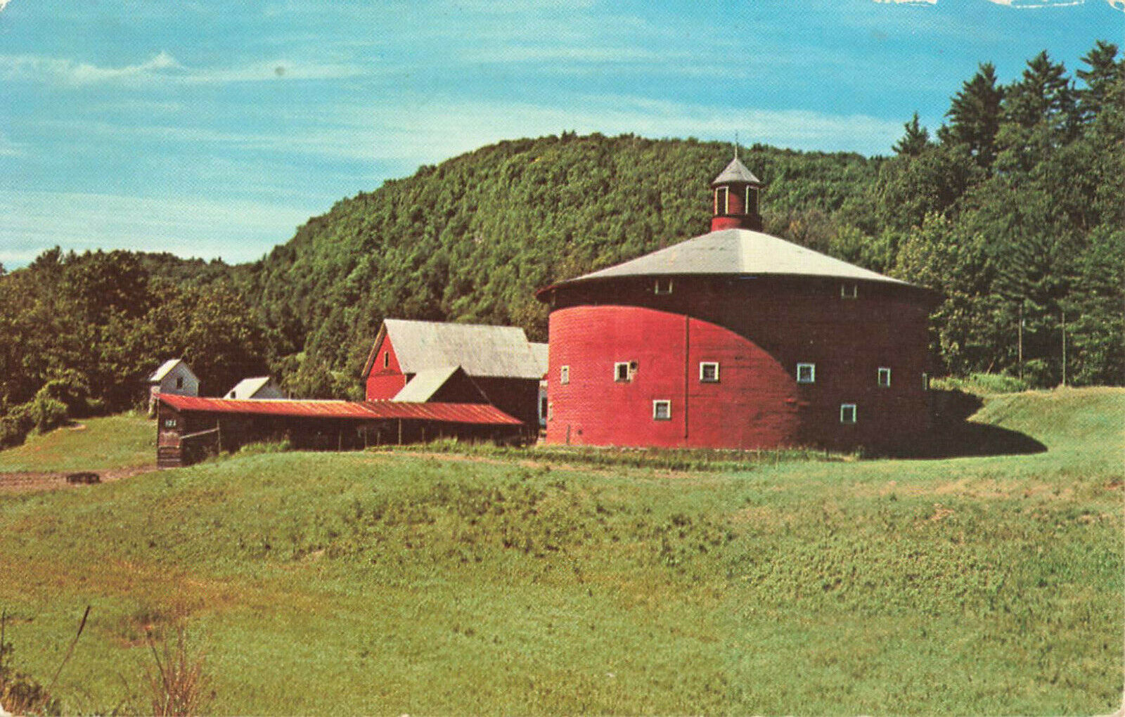 Postcard Round Barn Moore Farm East Barnet Vermont