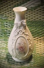 Vintage-Royal Heritage Collection-porcelain Cameo Ribbon Vase picture