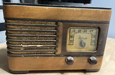 Vintage 1946 Addison Model 7 Chassis R5A4 Wooden Tabletop Tube Radio- Canadian picture