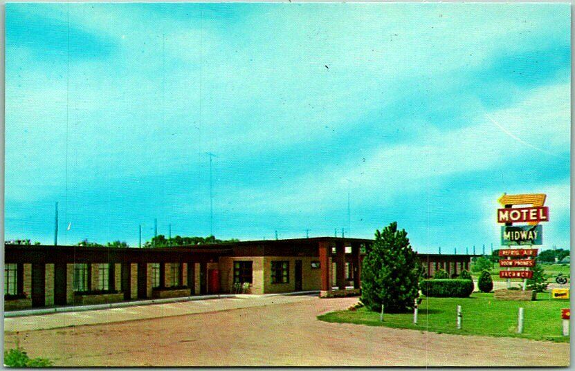 Kingsley, Kansas Postcard MIDWAY MOTEL Highway 50 / 56 Roadside c1950s Unused