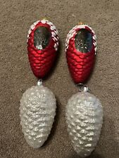 4 Vnt GLASS  PINE CONE ORNAMENTS GLITTER FROST WHITE & RED( WITH SCENE) 5-6 Inch picture