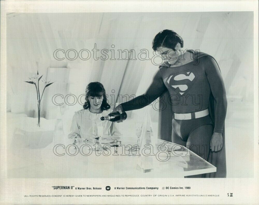 1980 Press Photo Chris Reeve Pours Drink Margot Kidder Ice Fortress Superman II
