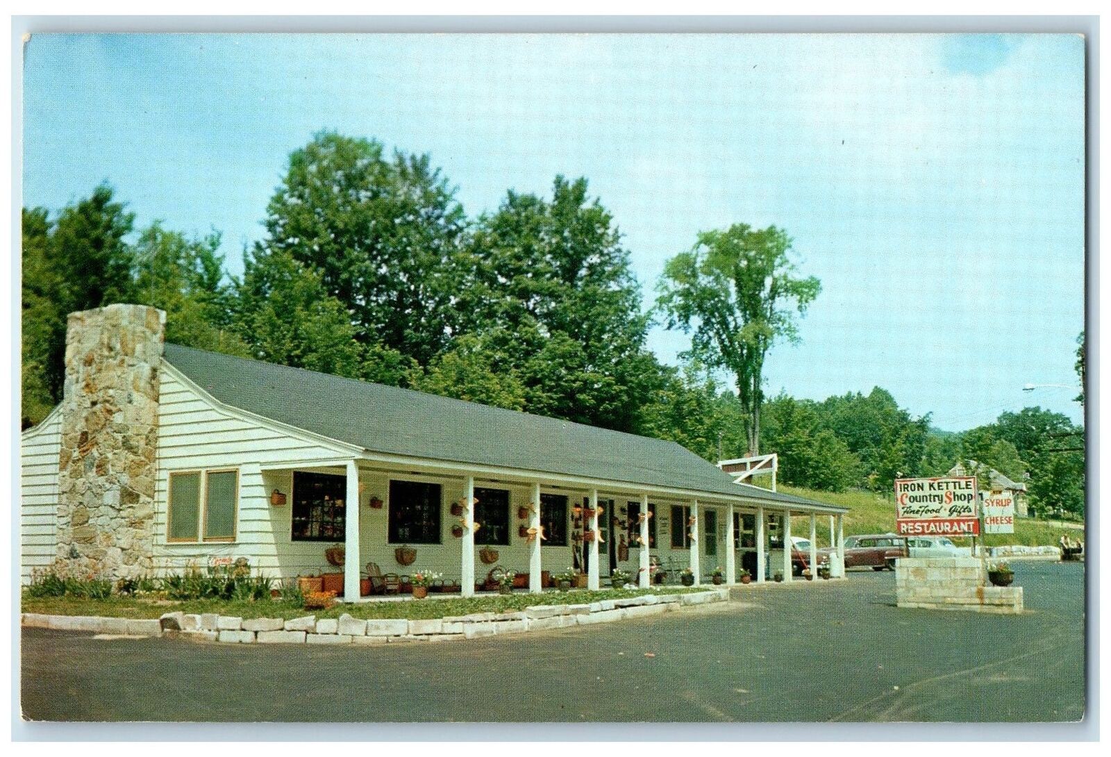 c1950\'s Iron Kettle Restaurants & Gifts Roadside Shaftsbury Vermont VT Postcard